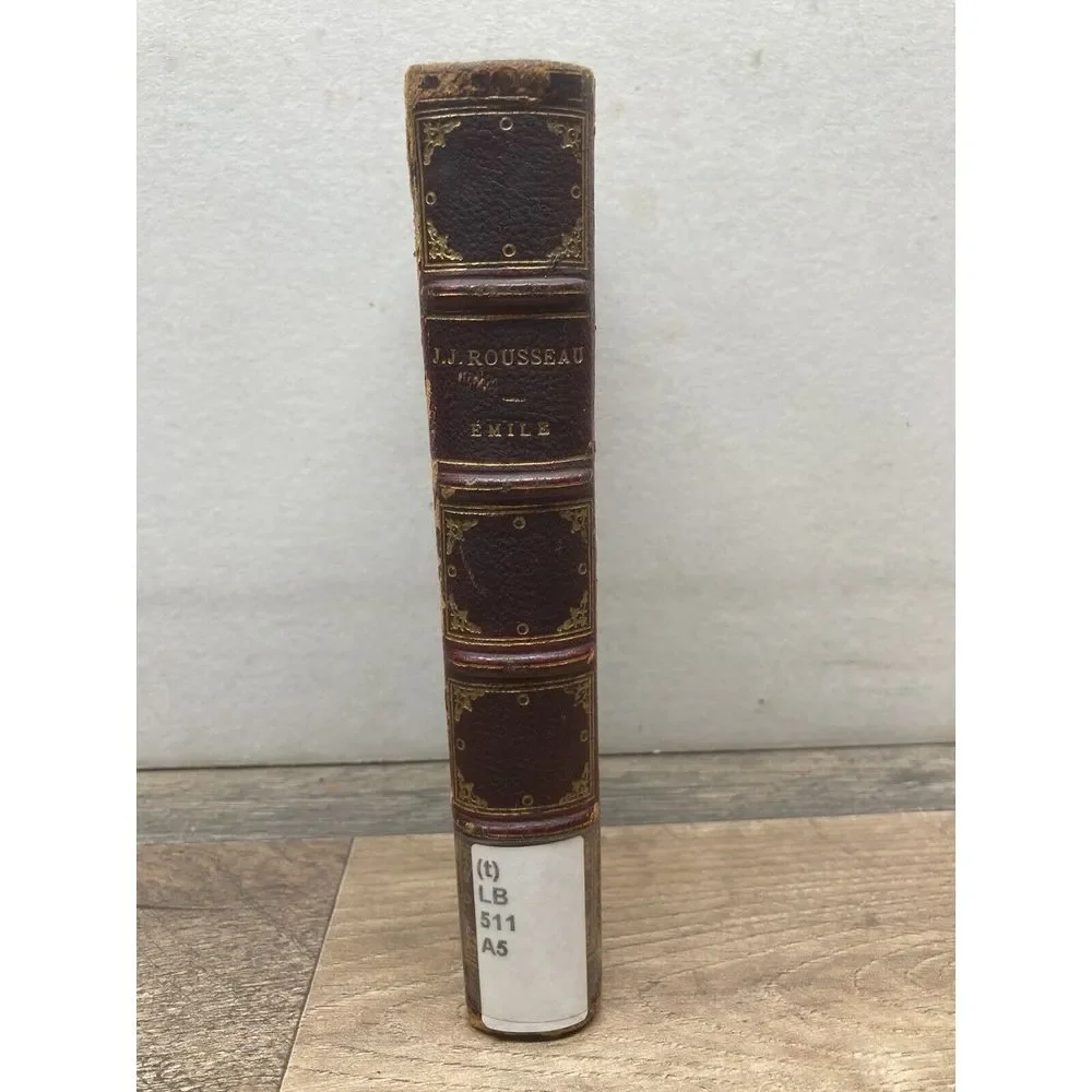 Emile ou De L'Education. J-J Rousseau Undated Librairie Garnier Freres -‎ Good